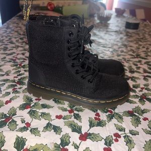 Boys Dr. Martens Combs J